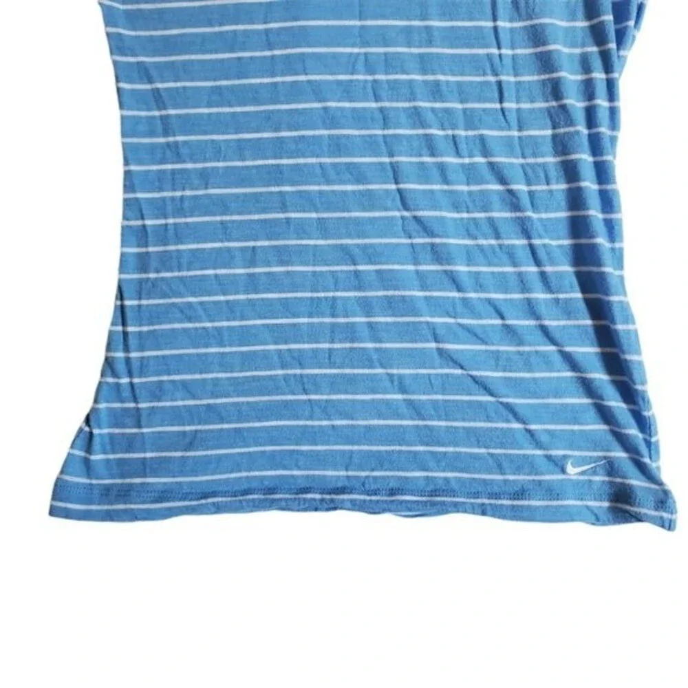 Nike The Athletic Dept blue white striped short sleeve crew neck t shirt sz M